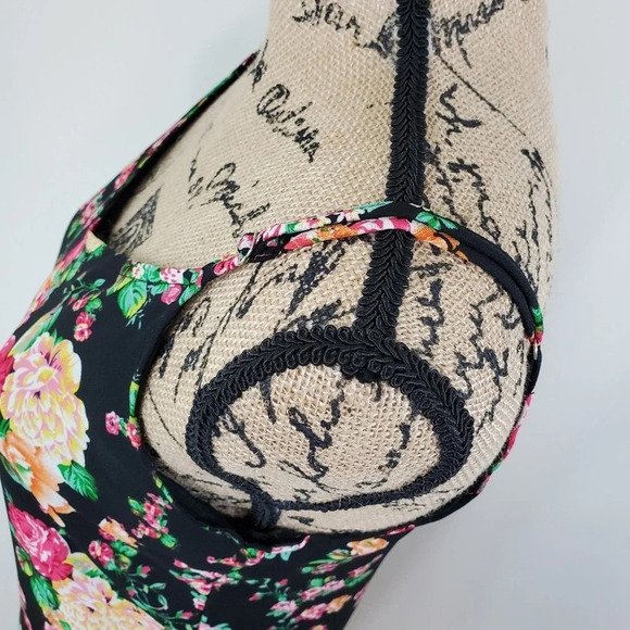 ROMEO And JULIET COUTURE Women's Floral Jumpsuit Lightweight Size Small - Picture 9 of 16